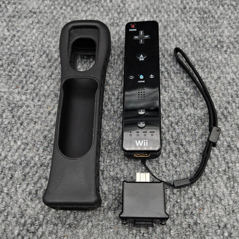 Nintendo Black Wii Remote RVL-003 Motion Plus Adapter RVL-026 Jacket Bundle